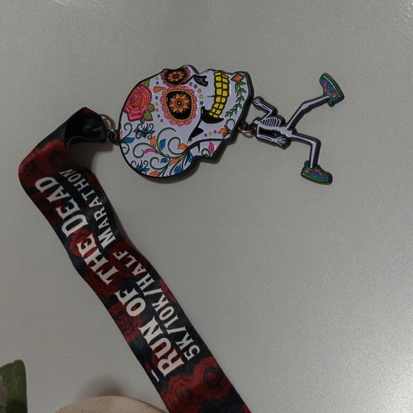 Run of the Dead Virtual Race Medal - Picture 1 of 3